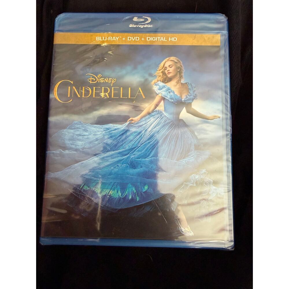 Cinderella 2015 Live Action Blu-ray/DVD/Digital HD New Sealed Lily James